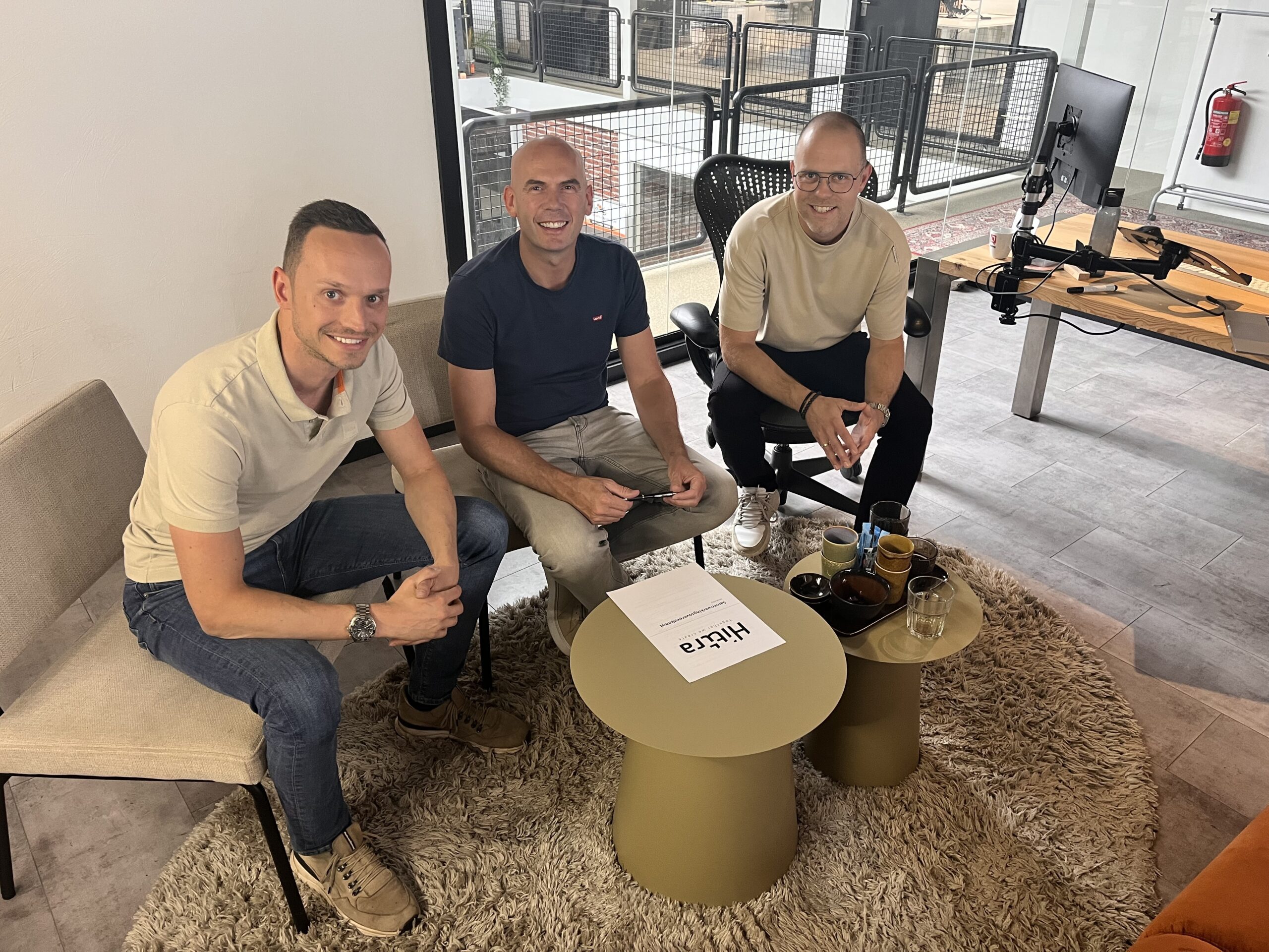 Het officiële moment: Marnix Hubert treedt toe tot de directie